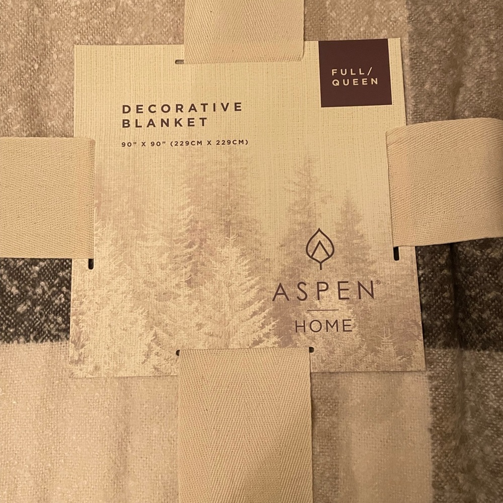 Aspen queen size Neutral Plaid Blanket